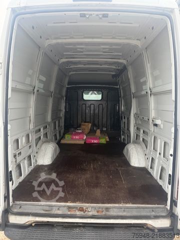 Xe van mui cao IVECO o4.Tüv 07/2026