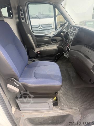 Xe van mui cao IVECO o4.Tüv 07/2026