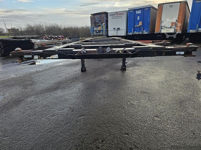 Transport de conteneurs VAN HOOL 94/3067. flat container chassis all connections...