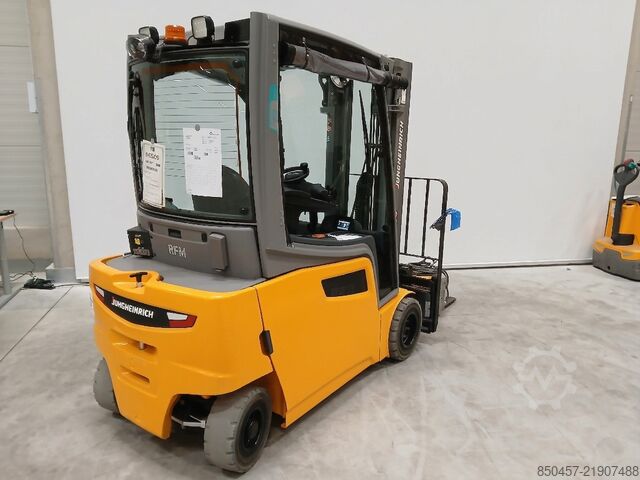 Eléctrico - 4 ruedas Jungheinrich EFG 320 LION 4.4m/ 2020y/ 2650h