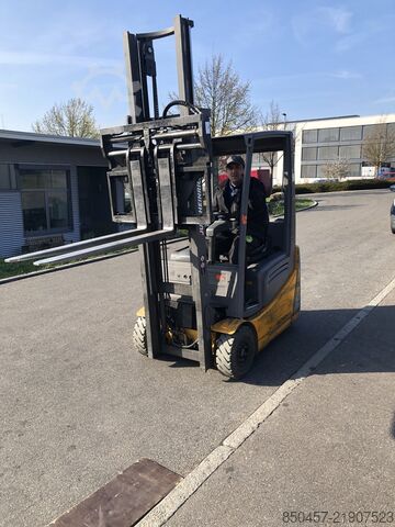 Rafmagns – 3 hjól Jungheinrich EFG215 Li-ion /3.3m/ 10394h
