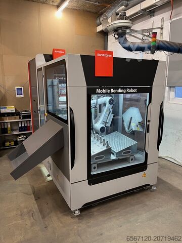Presse plieuse avec robot de manutention BYSTRONIC + KUKA Xpert 40/1030 + KR10R 1100 sixx