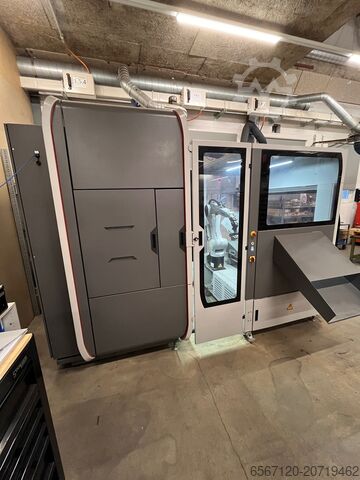 Presse plieuse avec robot de manutention BYSTRONIC + KUKA Xpert 40/1030 + KR10R 1100 sixx