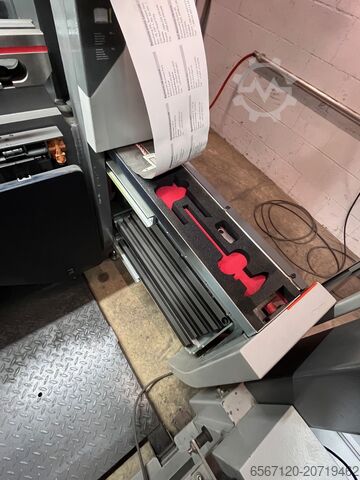 Presse plieuse avec robot de manutention BYSTRONIC + KUKA Xpert 40/1030 + KR10R 1100 sixx