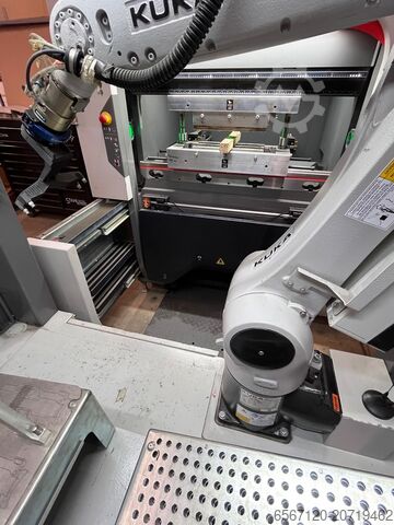 Presse plieuse avec robot de manutention BYSTRONIC + KUKA Xpert 40/1030 + KR10R 1100 sixx