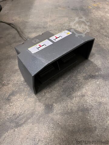 Presse plieuse avec robot de manutention BYSTRONIC + KUKA Xpert 40/1030 + KR10R 1100 sixx