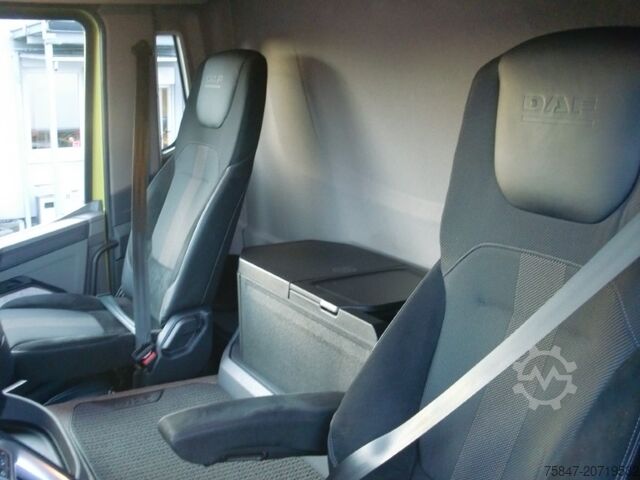 Djupfrysskåp-lastbil DAF XD 370 FA Tiefkühl 7.400mm LBW ThK AHK