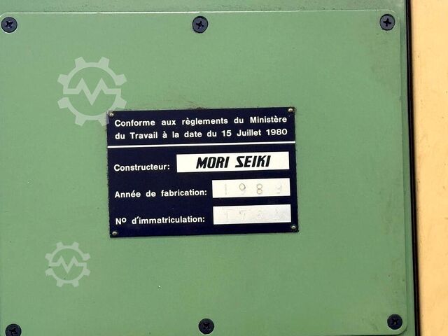 Dikey işleme merkezi Mori Seiki MV-40