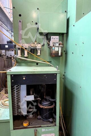 Dikey işleme merkezi Mori Seiki MV-40