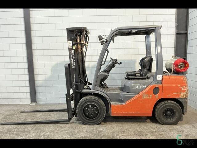 Lyfta Toyota 02-8 FGJF 35