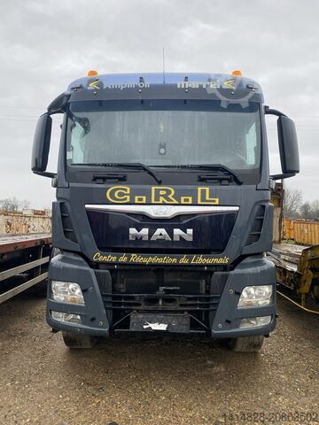 Grúa montada en camión MAN TGS 33.480