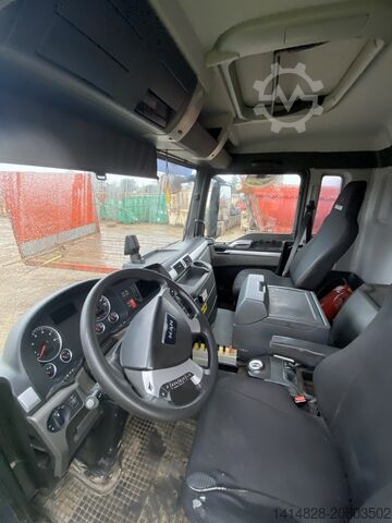 Grúa montada en camión MAN TGS 33.480