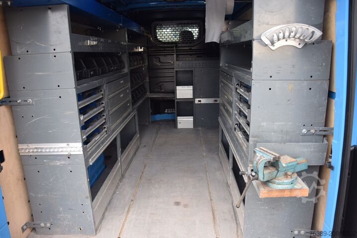 Umpikorja-auto VW Crafter  35 Flach Werkstattwagen Regale AHK Klima