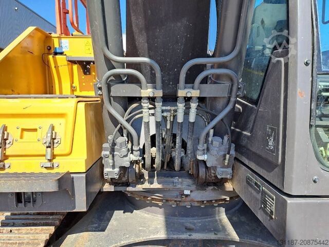 حفارة زاحفة Volvo EC 220 EL