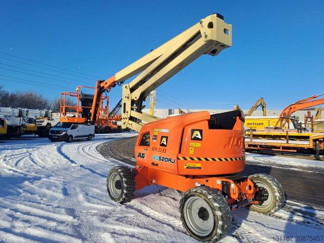 Телескопічна платформа JLG EC520AJ
