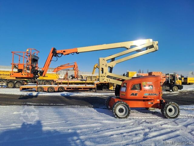 Телескопічна платформа JLG EC520AJ