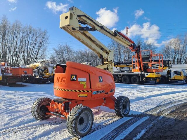 Телескопічна платформа JLG EC520AJ