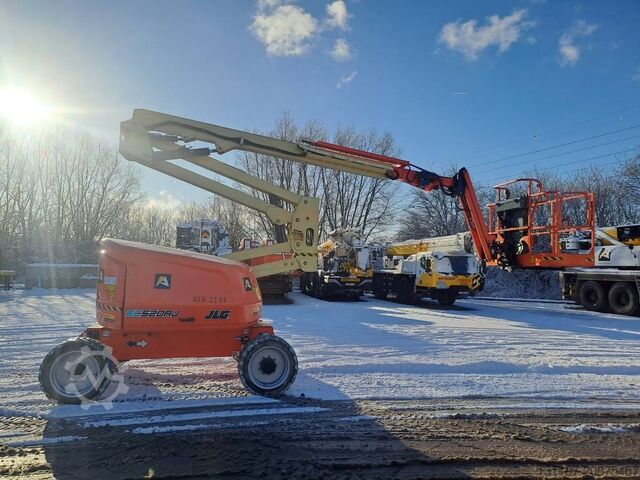 Телескопічна платформа JLG EC520AJ