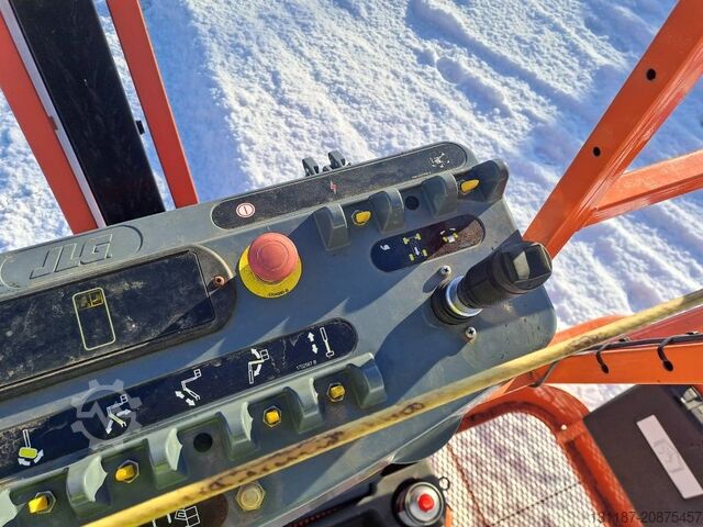 Телескопічна платформа JLG EC520AJ