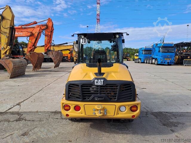 Wheel loader CAT 906 (Bucket+Forks)