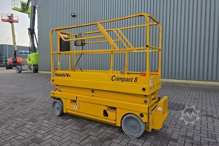 Thang máy cắt kéo Haulotte Compact 8 As-Is, Electric, 8.2m Working Height, 35
