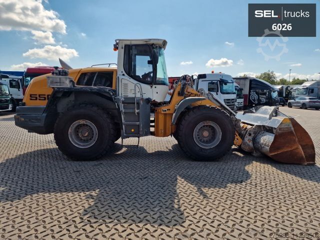 Cargadora de ruedas LIEBHERR L 550 / 2014 / 9.783 h