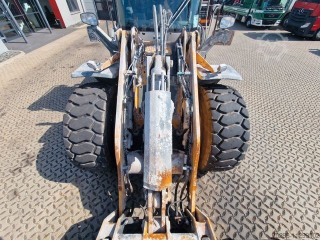 Cargadora de ruedas LIEBHERR L 550 / 2014 / 9.783 h