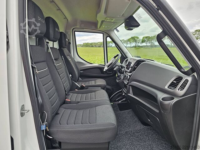 Camioneta familiar de techo alto IVECO DAILY 35S18 L4H2 3.0 Aut. 176pk!
