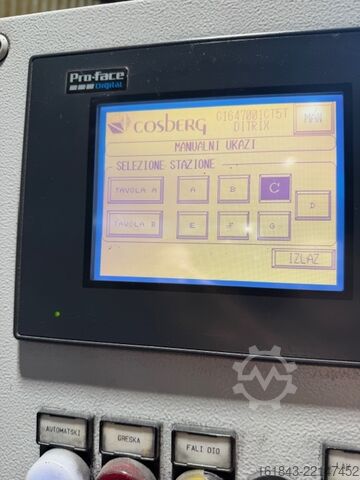 Roboter zur Montage von Eckverbindern an Aluminiumprofilen Cosberg Tavola Rotante