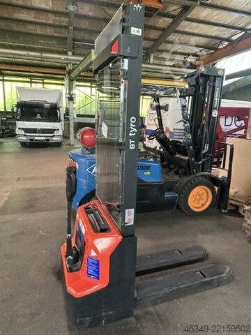  TOYOTA BT Tyro SHE100