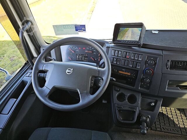 Matkalaukku VOLVO FL 220.12 AIRCO LIFT SIDE DOOR