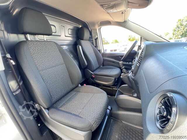 Furgoneta larga Mercedes-Benz Vito