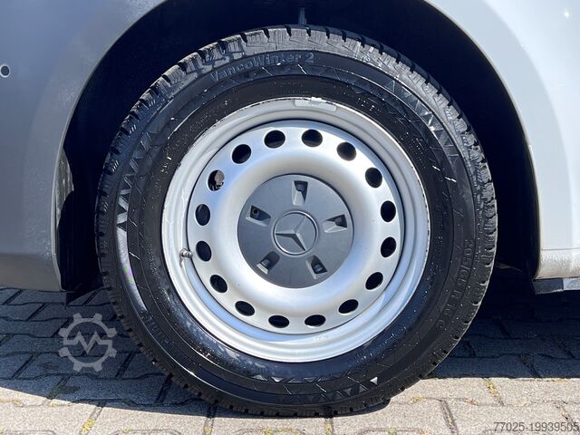 Furgoneta larga Mercedes-Benz Vito