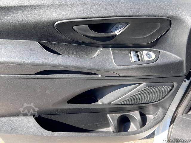 Furgoneta larga Mercedes-Benz Vito