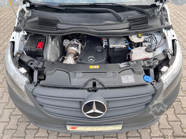 Kombi s dugim sandukom Mercedes-Benz Vito