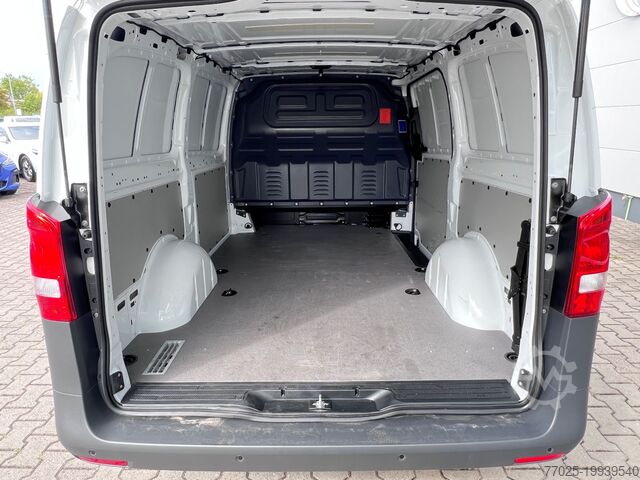Kombi s dugim sandukom Mercedes-Benz Vito