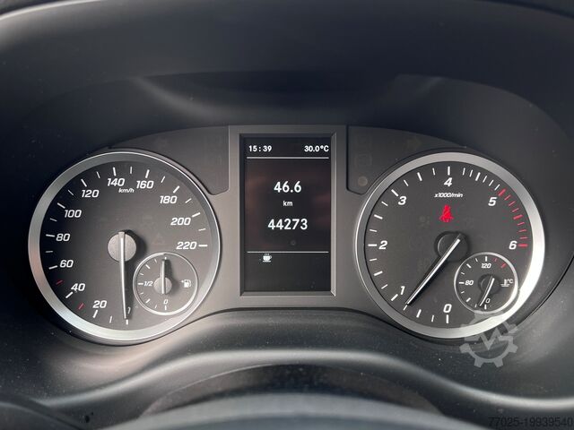 Kombi s dugim sandukom Mercedes-Benz Vito