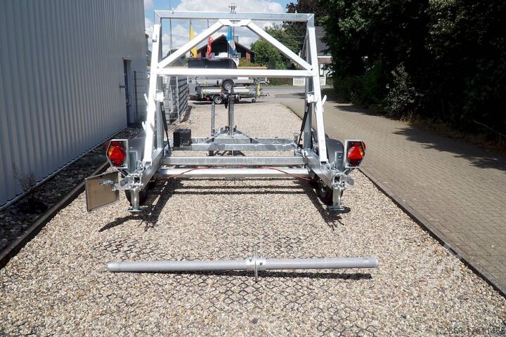 Другое Humbaur KTA3500-160 E-WINDE 220X160x209CM 3500KG Kabelt.