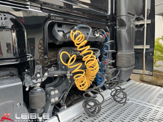 Standardni traktor jedinica DAF XF 530 SSC*Kombi-Hydro*Standklima*Tank 845L*ACC*
