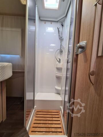 Half-integraal camper SUNLIGHT T  69 L *Solar*Lithium*Wechselrichter*SAT*