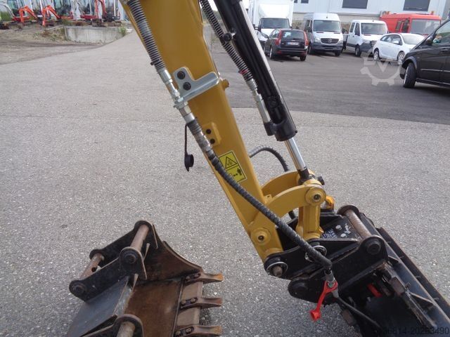 Minikotró CATERPILLAR 301.7 CR SW + 3 x Löffel