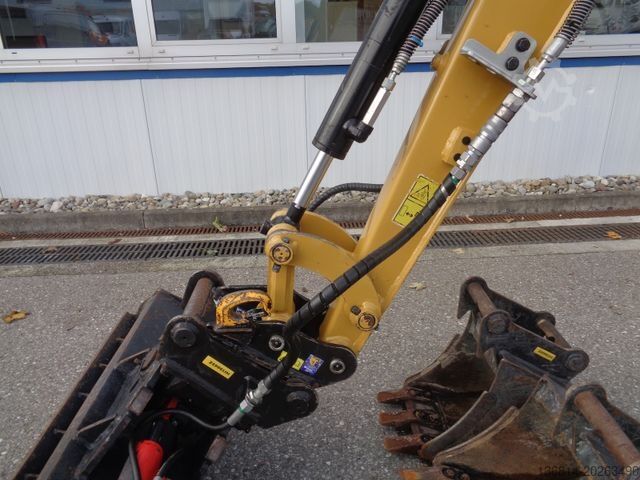 Minikotró CATERPILLAR 301.7 CR SW + 3 x Löffel