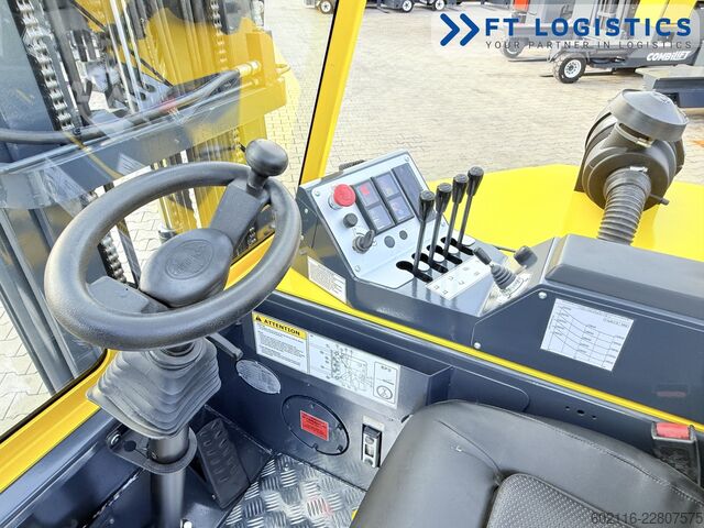 Carretilla retráctil de 4 vías Combilift CB3000 GAS TRIPLEX 4900 FREE-LIFT