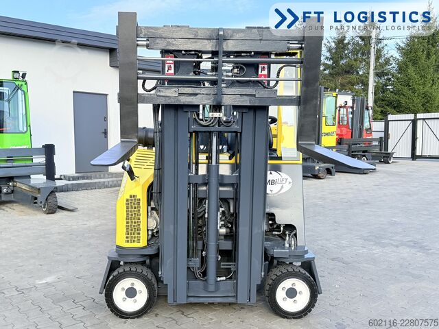 Carretilla retráctil de 4 vías Combilift CB3000 GAS TRIPLEX 4900 FREE-LIFT