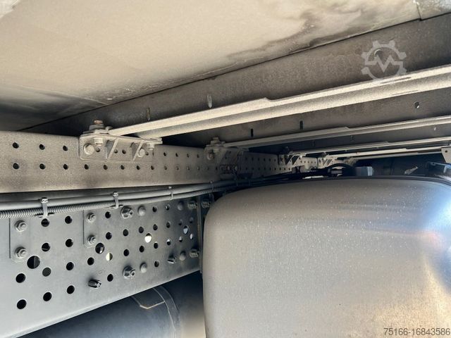 Ciężarówka z płaską platformą MERCEDES-BENZ ACTROS 1833 L Pritsche 7,45 m offen*AHK
