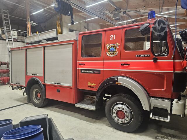 Camión de bomberos Mercedes-Benz 1428 AF