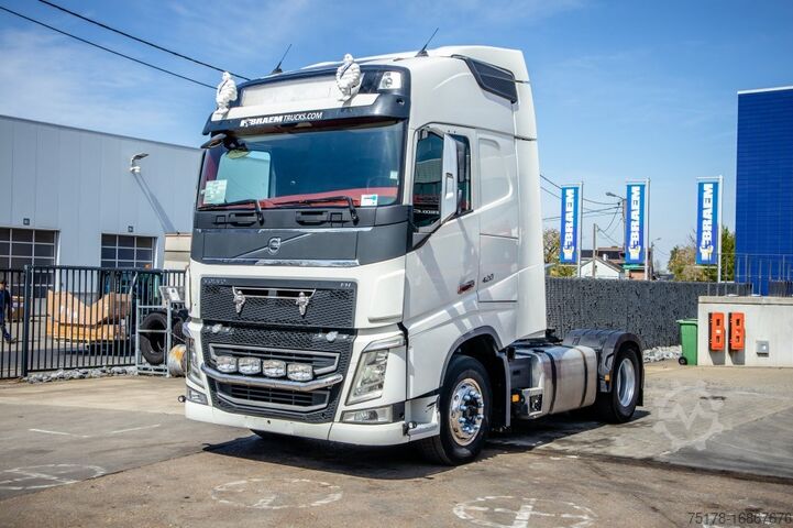 Standard tractor VOLVO FH 420