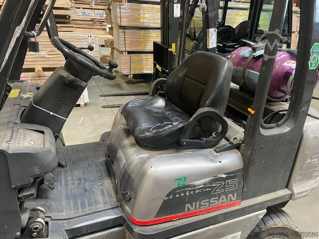 Gaffeltruck Nissan UD02A25PQ