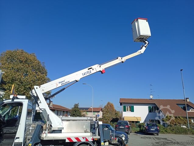 Emelőkosaras furgon Iveco Daily 35
