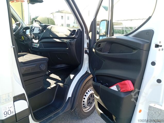 Emelőkosaras furgon Iveco Daily 35